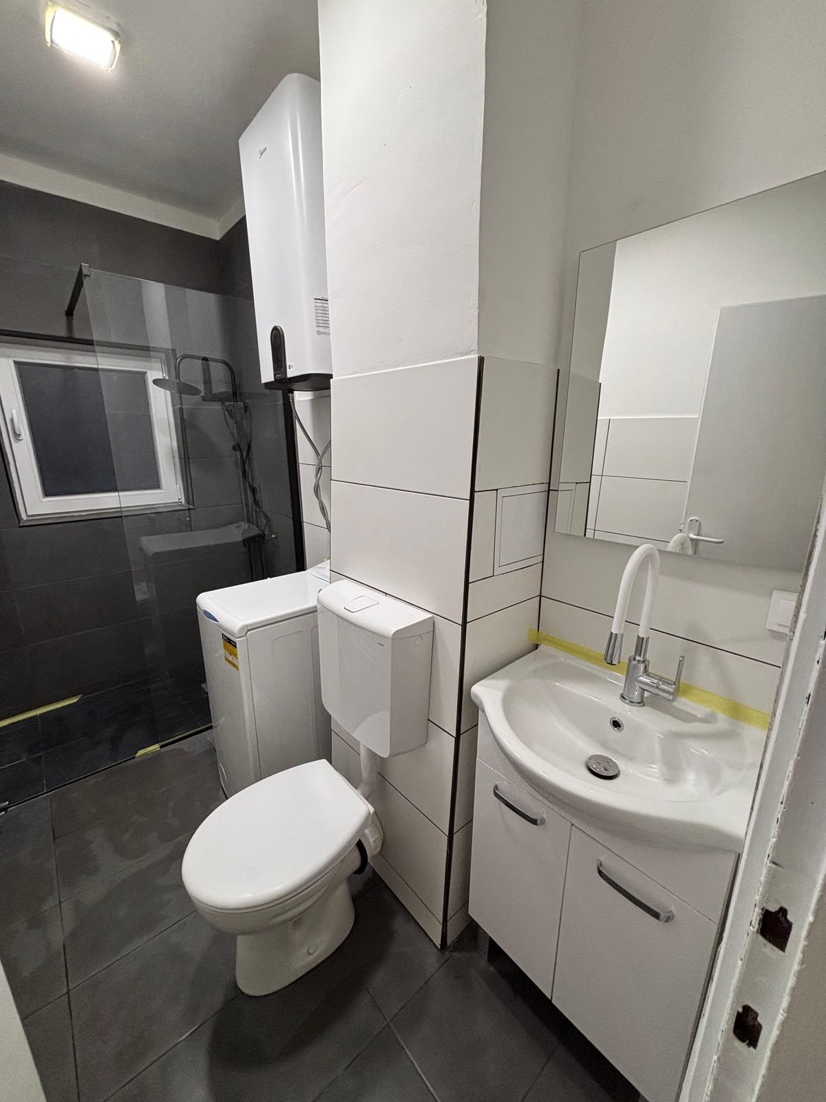 Kompletna adaptacija kupaonice — nove instalacije, vrata i prozori